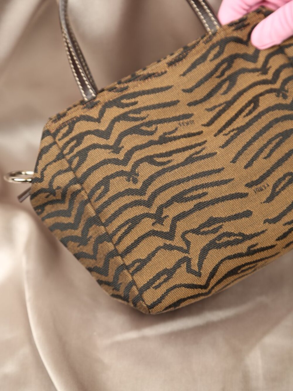 Extremely rare Fendi Bag - Picture 10 of 13